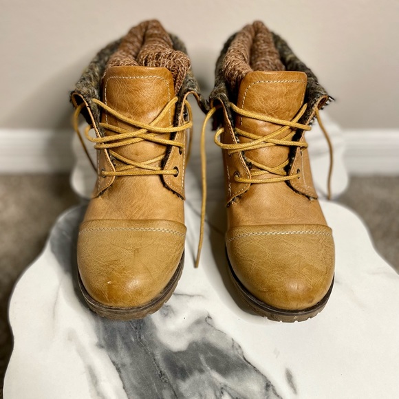 Tan Combat/hiking Boots - Picture 3 of 5